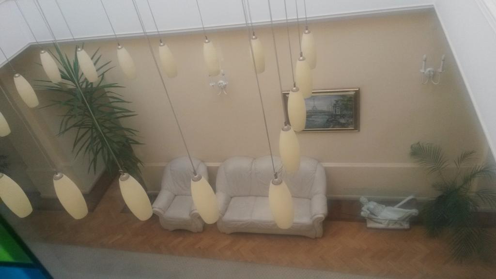 Marlen Hotel Ривне Екстериор снимка